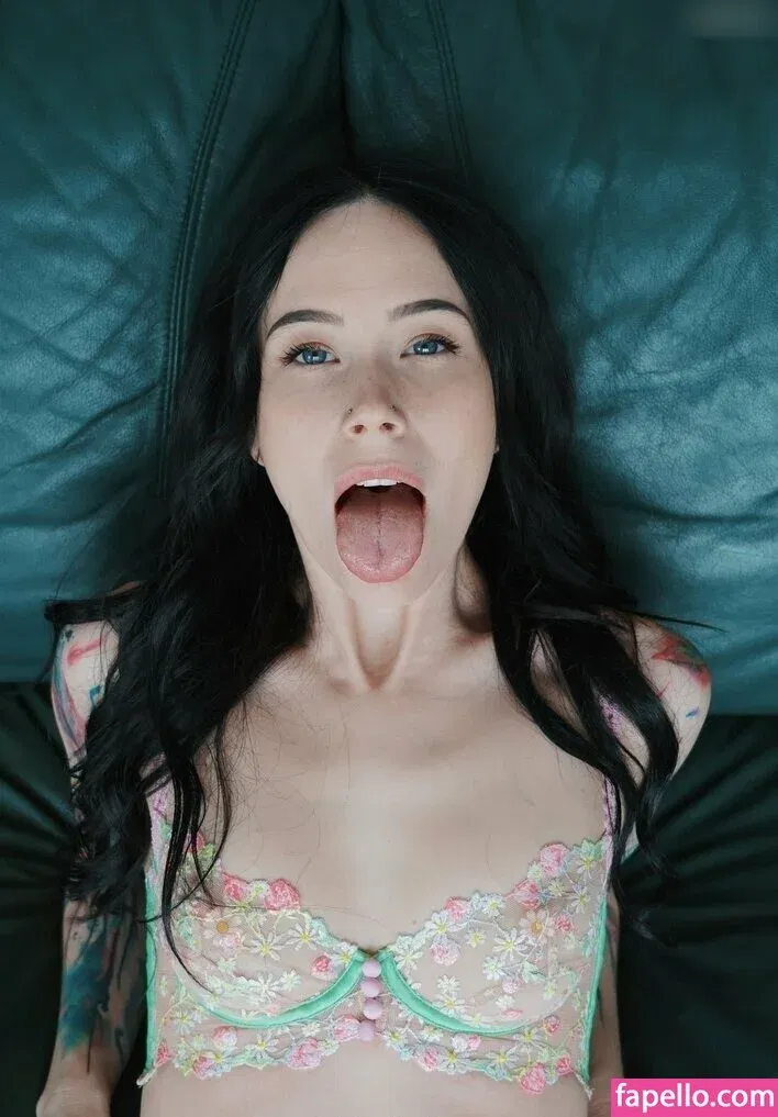 Catzilla / catziilla / cptamaziing Onlyfans Photo Gallery 