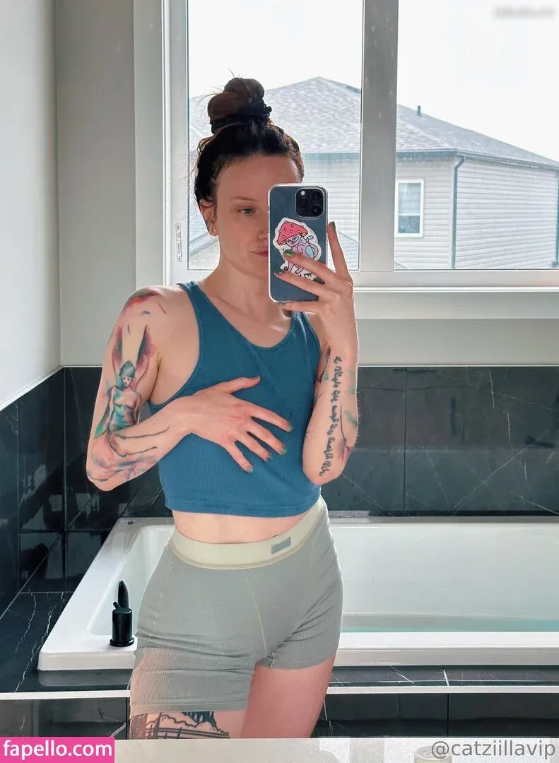 Catzilla / catziilla / cptamaziing Onlyfans Photo Gallery 