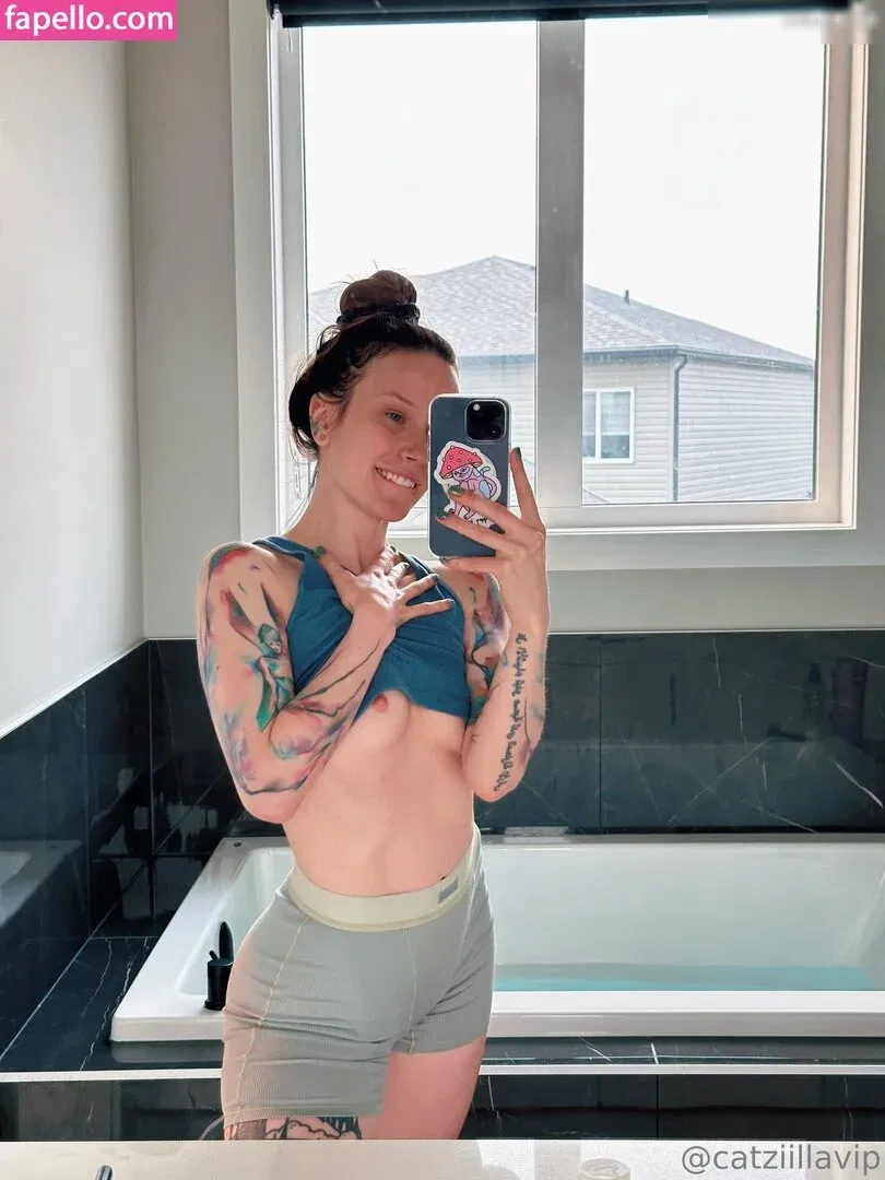 Catzilla / catziilla / cptamaziing Onlyfans Photo Gallery 