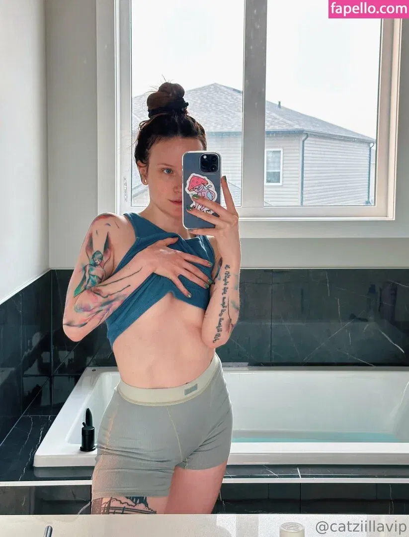 Catzilla / catziilla / cptamaziing Onlyfans Photo Gallery 