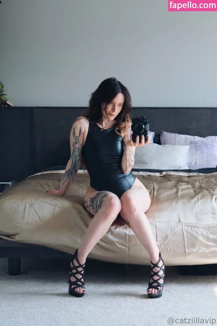Catzilla / catziilla / cptamaziing Onlyfans Photo Gallery 