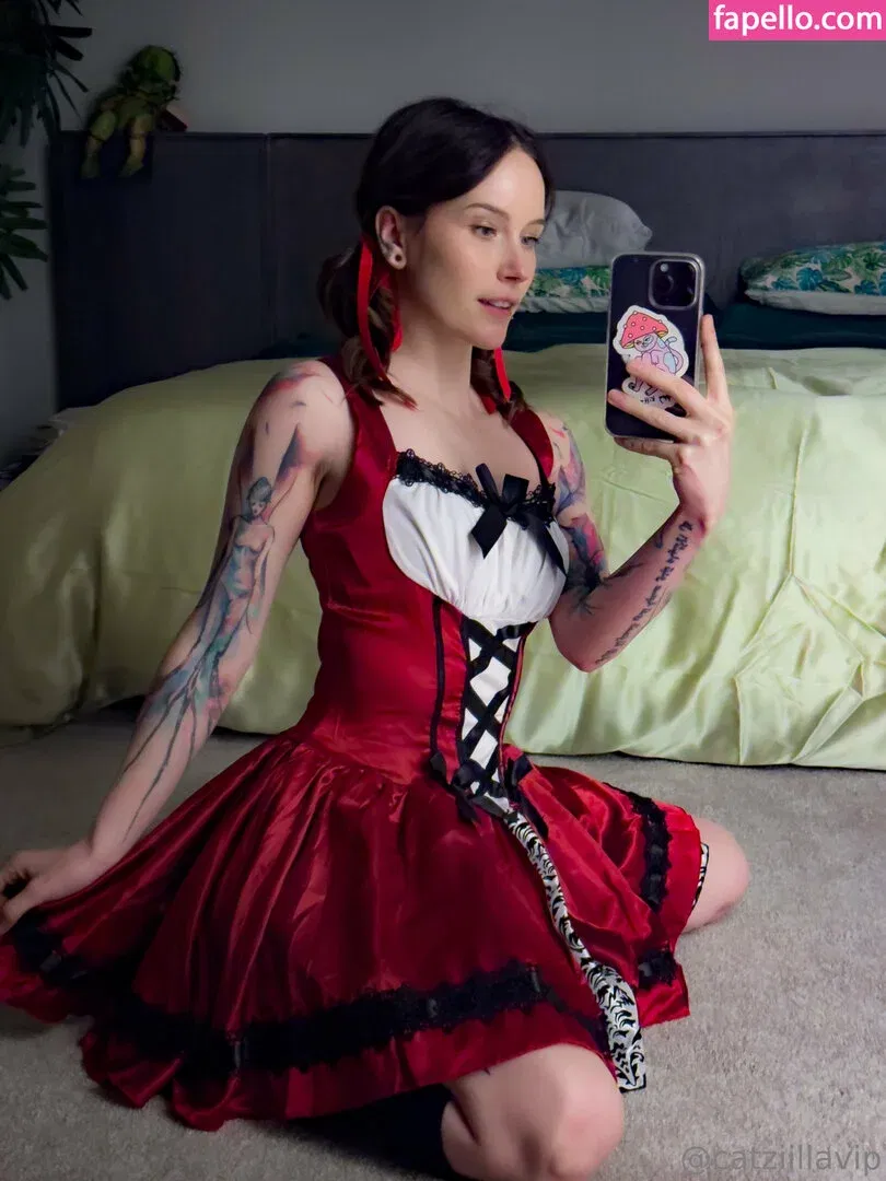 Catzilla / catziilla / cptamaziing Onlyfans Photo Gallery 