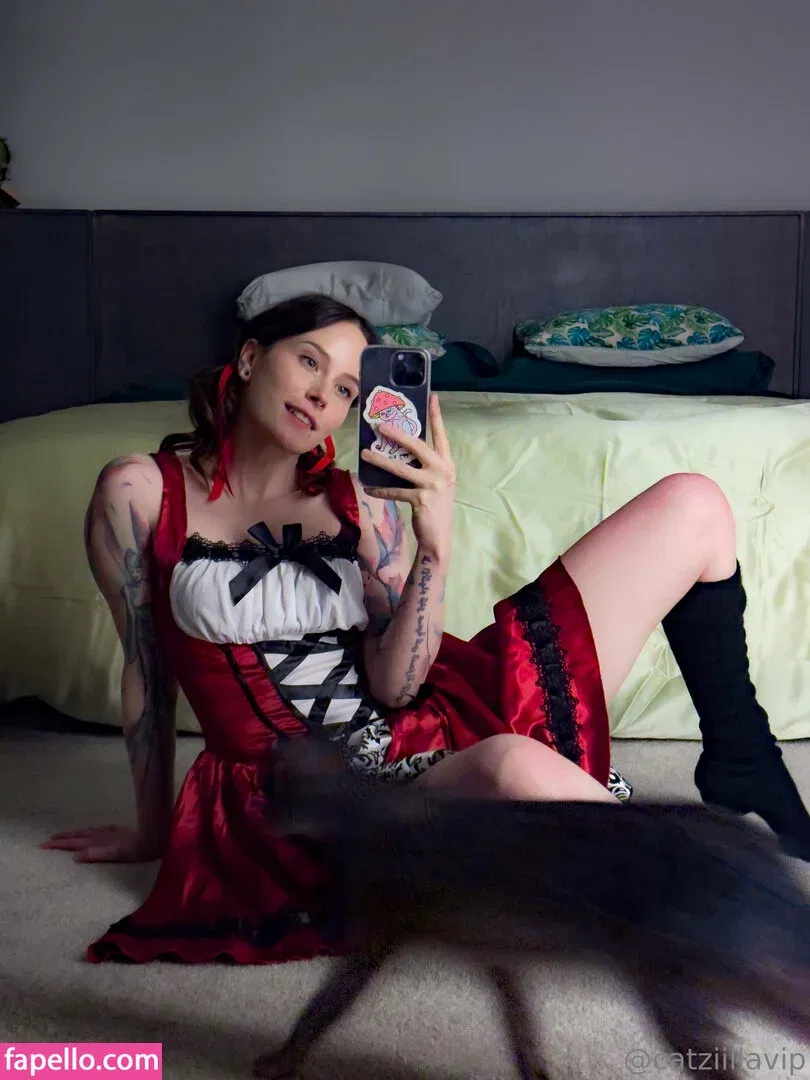 Catzilla / catziilla / cptamaziing Onlyfans Photo Gallery 
