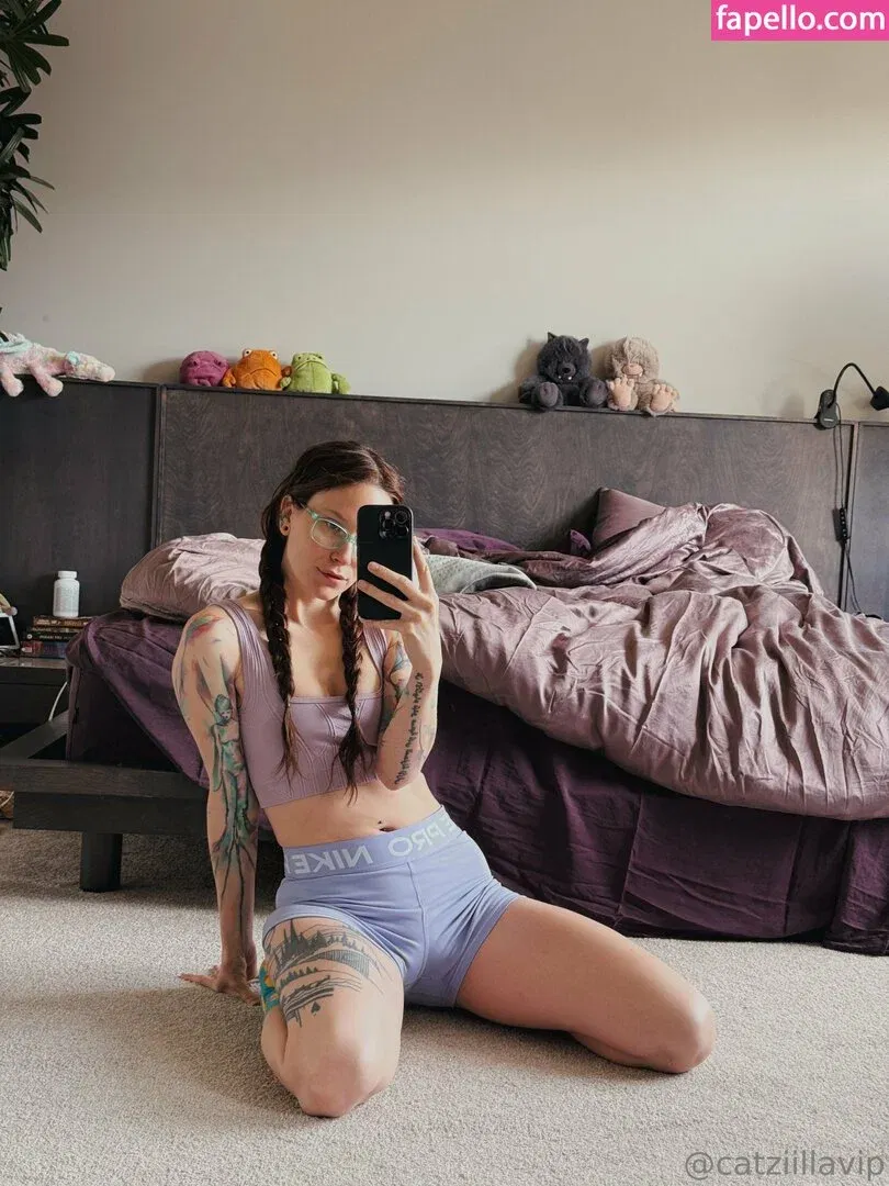 Catzilla / catziilla / cptamaziing Onlyfans Photo Gallery 