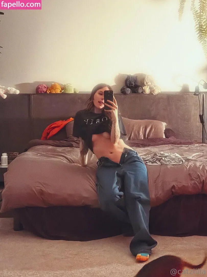 Catzilla / catziilla / cptamaziing Onlyfans Photo Gallery 