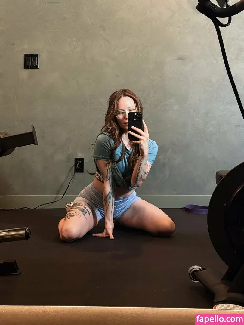 Catzilla / catziilla / cptamaziing Onlyfans Photo Gallery 