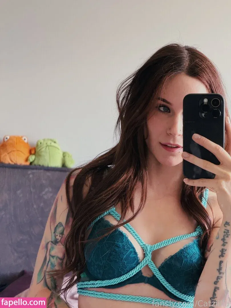 Catzilla / catziilla / cptamaziing Onlyfans Photo Gallery 