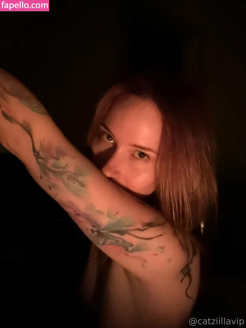Catzilla / catziilla / cptamaziing Onlyfans Photo Gallery 