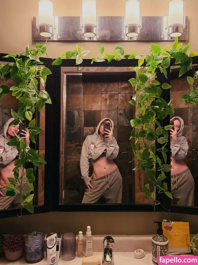 Catzilla / catziilla / cptamaziing Onlyfans Photo Gallery 