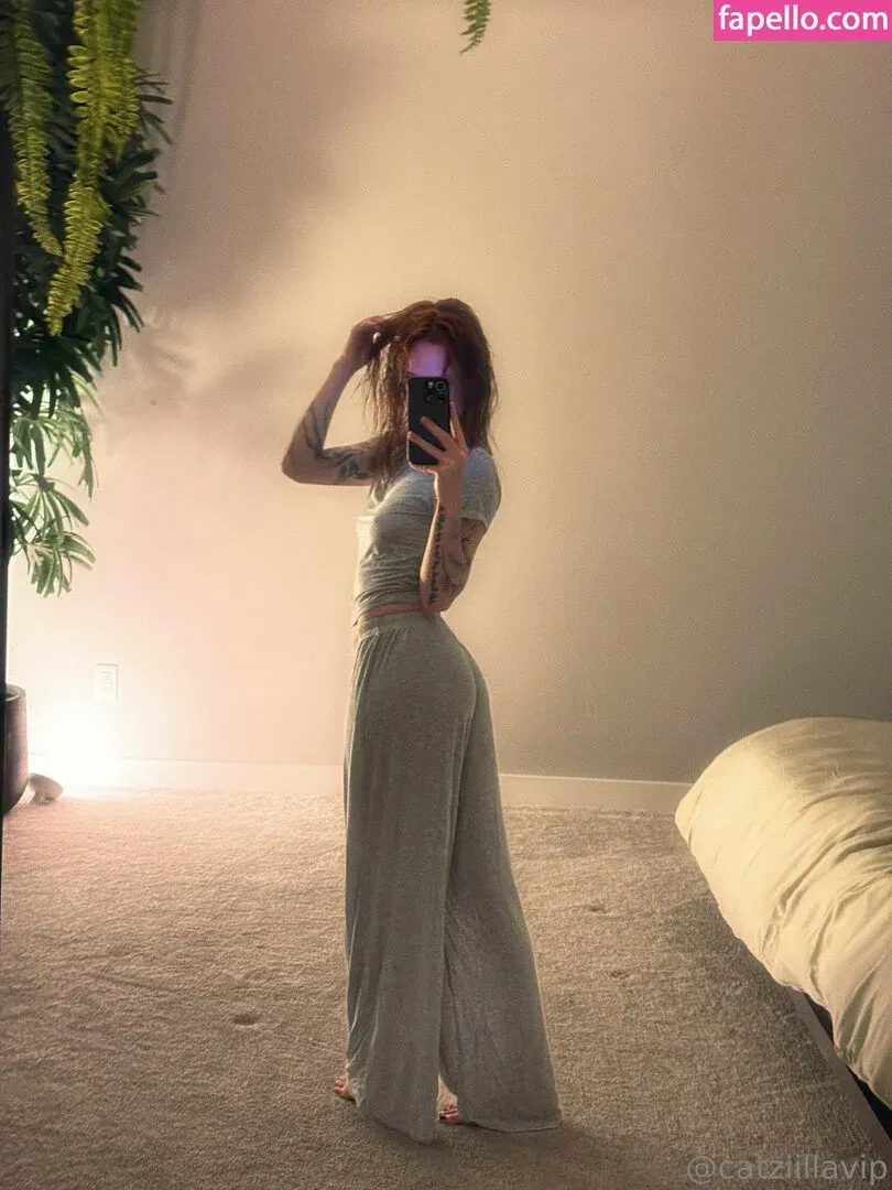 Catzilla / catziilla / cptamaziing Onlyfans Photo Gallery 