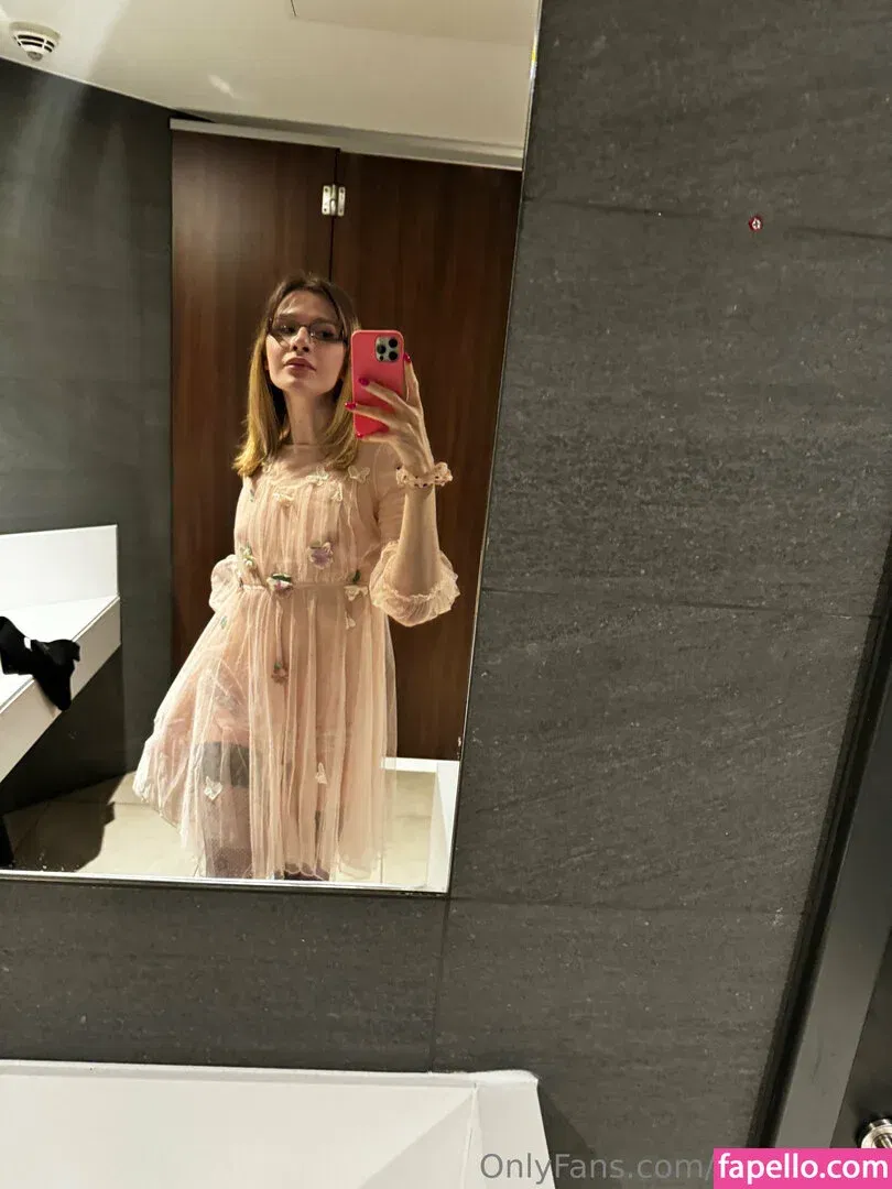 bimbo.jenny / jjbbeth Onlyfans Photo Gallery 