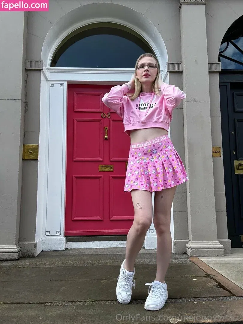 bimbo.jenny / jjbbeth Onlyfans Photo Gallery 