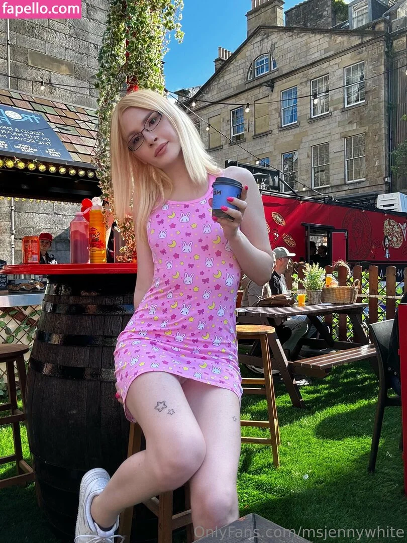 bimbo.jenny / jjbbeth Onlyfans Photo Gallery 