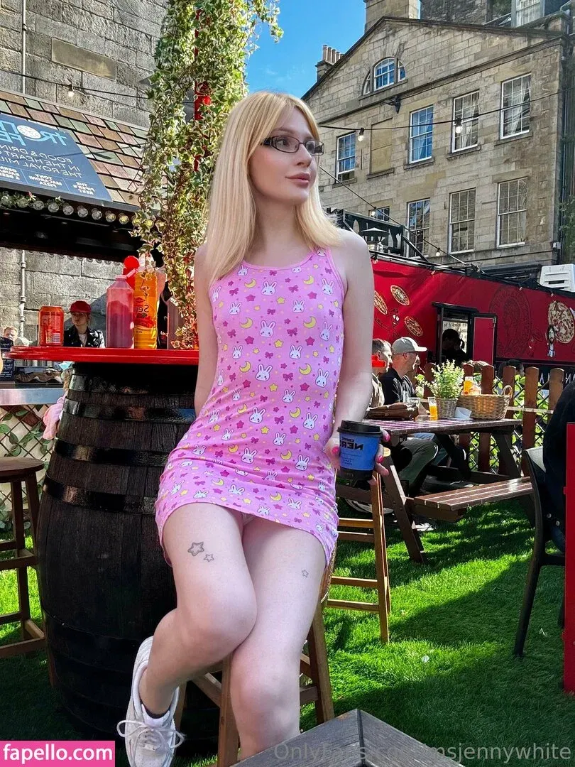 bimbo.jenny / jjbbeth Onlyfans Photo Gallery 