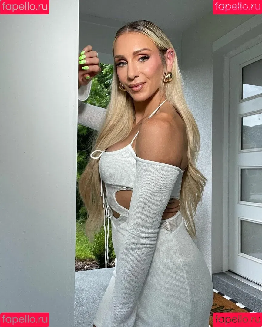 Charlotte Flair / WWE / charlottewwe Onlyfans Photo Gallery 