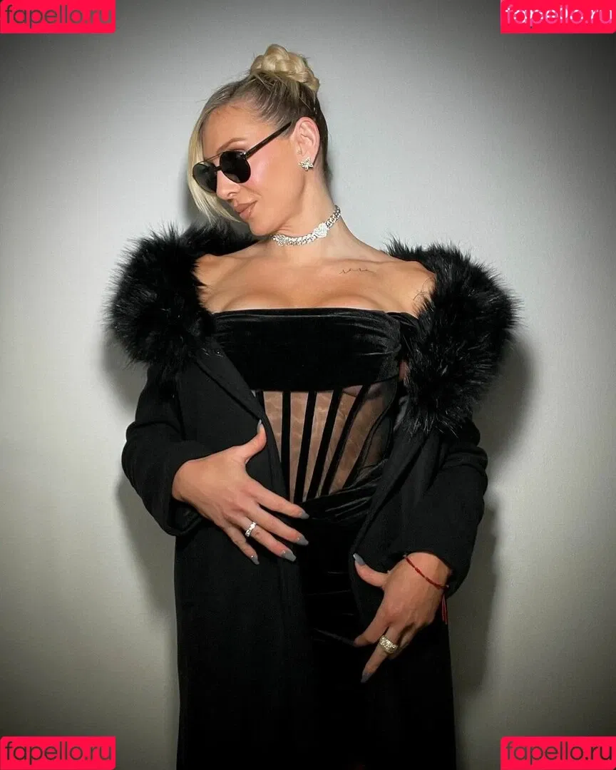 Charlotte Flair / WWE / charlottewwe Onlyfans Photo Gallery 