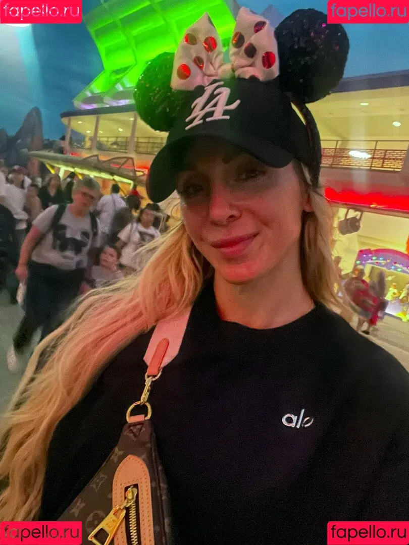 Charlotte Flair / WWE / charlottewwe Onlyfans Photo Gallery 
