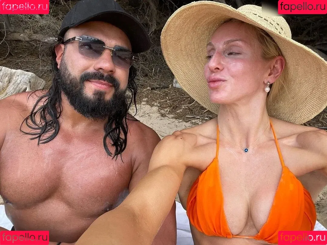 Charlotte Flair / WWE / charlottewwe Onlyfans Photo Gallery 