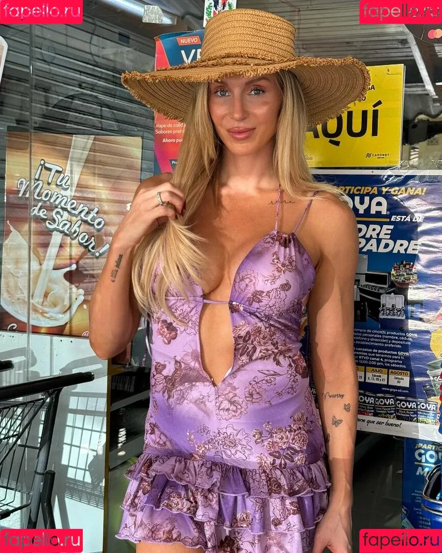 Charlotte Flair / WWE / charlottewwe Onlyfans Photo Gallery 