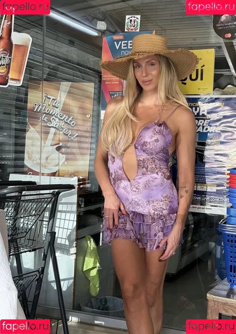 Charlotte Flair / WWE / charlottewwe Onlyfans Photo Gallery 