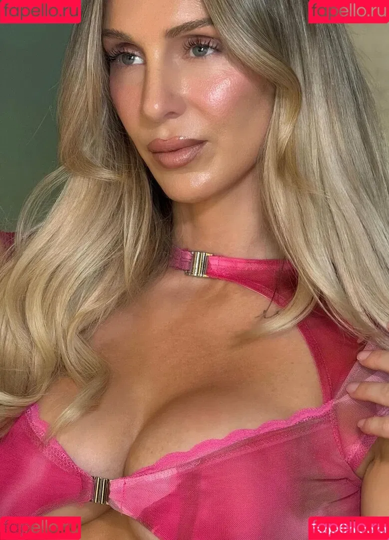 Charlotte Flair / WWE / charlottewwe Onlyfans Photo Gallery 