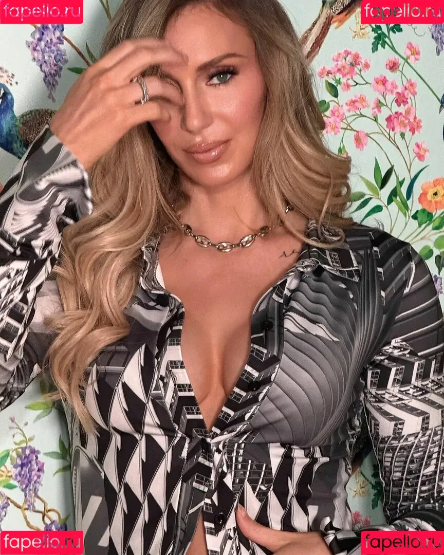 Charlotte Flair / WWE / charlottewwe Onlyfans Photo Gallery 