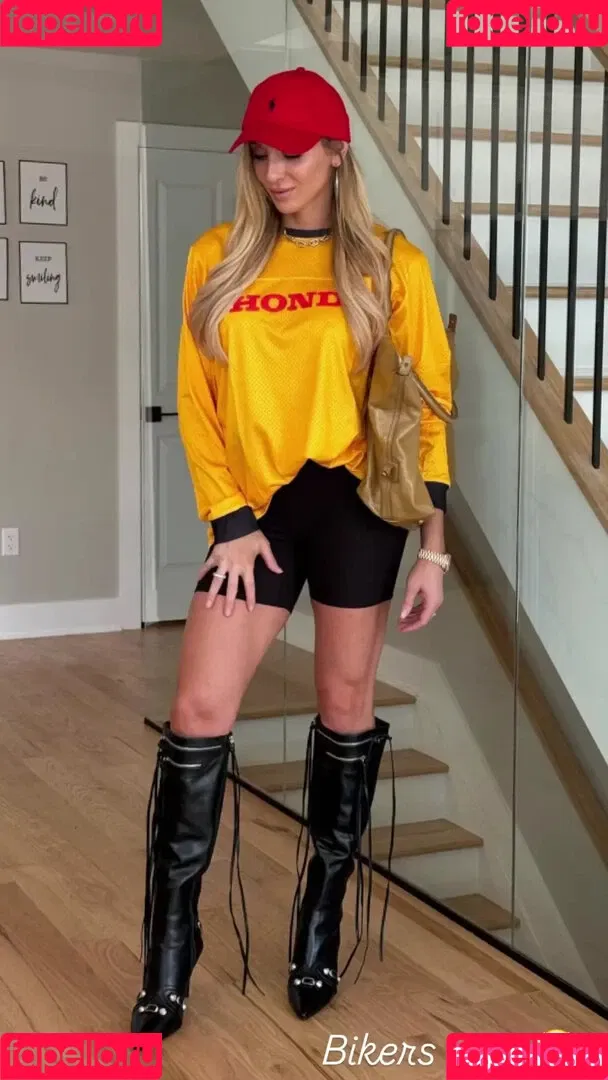 Charlotte Flair / WWE / charlottewwe Onlyfans Photo Gallery 