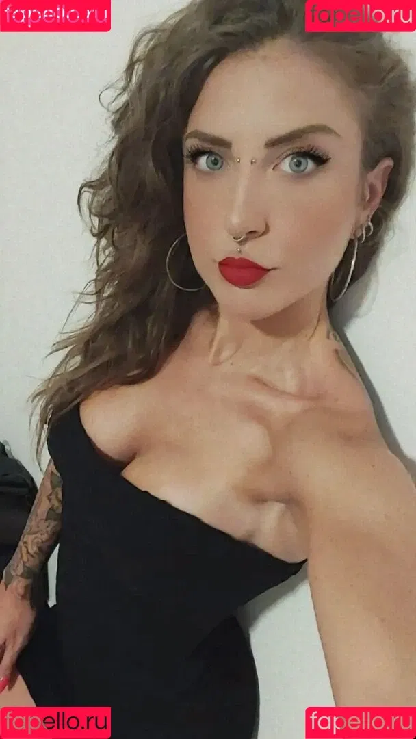 elisa.snippop Onlyfans Photo Gallery 