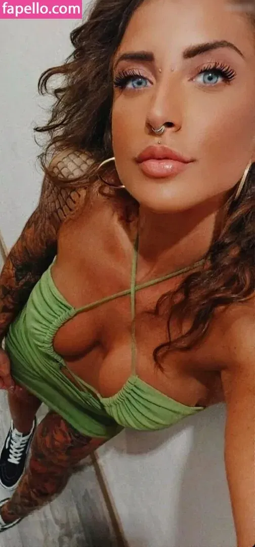 elisa.snippop Onlyfans Photo Gallery 