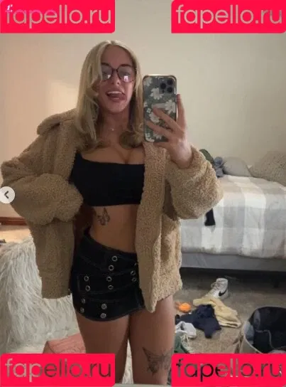 Sophie Riedemann / Sophuckingone / _sophieriedemann / https: Onlyfans Photo Gallery 