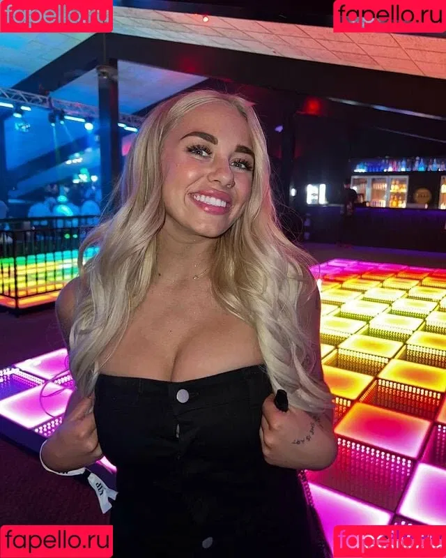 Sophie Riedemann / Sophuckingone / _sophieriedemann / https: Onlyfans Photo Gallery 