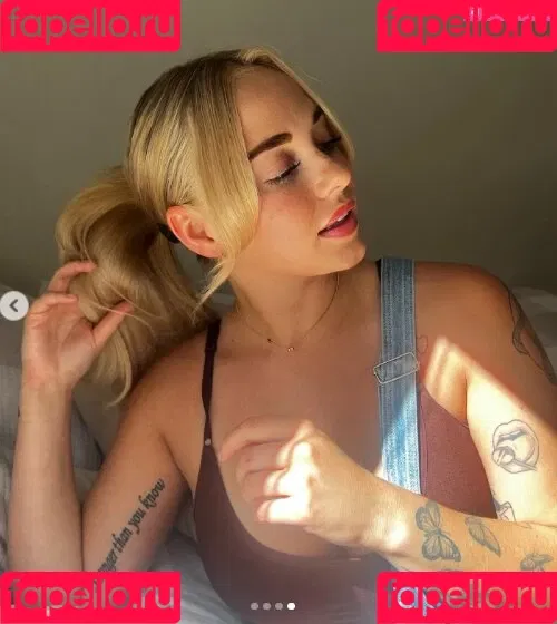 Sophie Riedemann / Sophuckingone / _sophieriedemann / https: Onlyfans Photo Gallery 