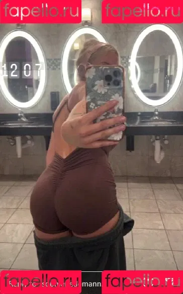 Sophie Riedemann / Sophuckingone / _sophieriedemann / https: Onlyfans Photo Gallery 