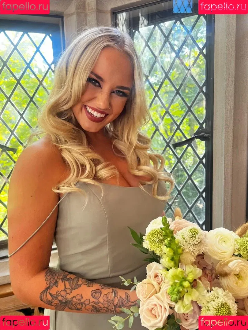 Sophie Riedemann / Sophuckingone / _sophieriedemann / https: Onlyfans Photo Gallery 