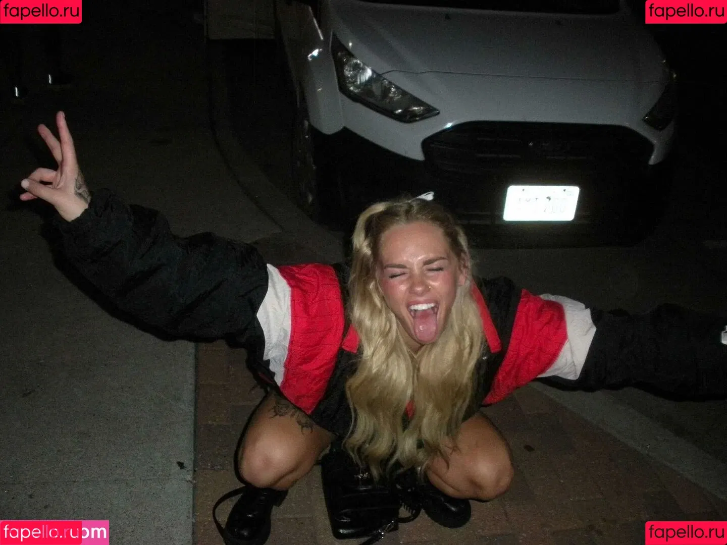 Sophie Riedemann / Sophuckingone / _sophieriedemann / https: Onlyfans Photo Gallery 