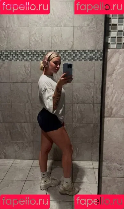 Sophie Riedemann / Sophuckingone / _sophieriedemann / https: Onlyfans Photo Gallery 