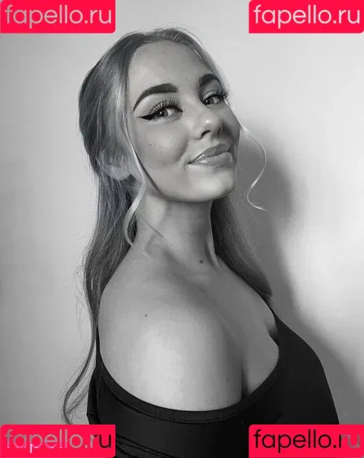 Sophie Riedemann / Sophuckingone / _sophieriedemann / https: Onlyfans Photo Gallery 