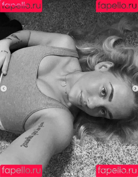 Sophie Riedemann / Sophuckingone / _sophieriedemann / https: Onlyfans Photo Gallery 