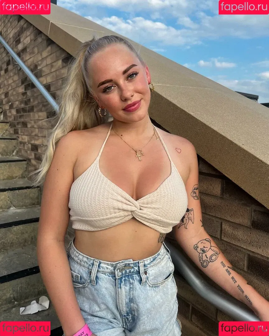 Sophie Riedemann / Sophuckingone / _sophieriedemann / https: Onlyfans Photo Gallery 