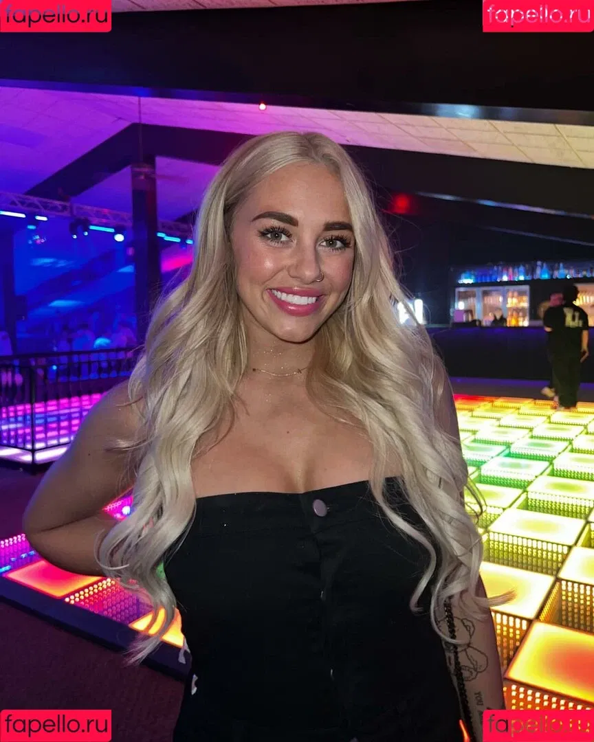 Sophie Riedemann / Sophuckingone / _sophieriedemann / https: Onlyfans Photo Gallery 