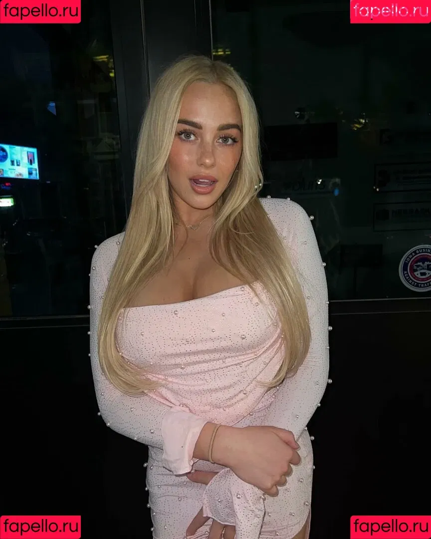 Sophie Riedemann / Sophuckingone / _sophieriedemann / https: Onlyfans Photo Gallery 