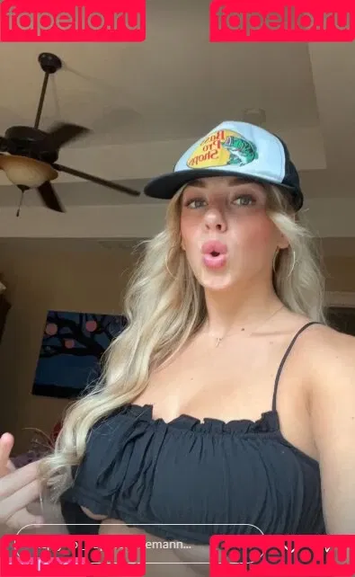 Sophie Riedemann / Sophuckingone / _sophieriedemann / https: Onlyfans Photo Gallery 