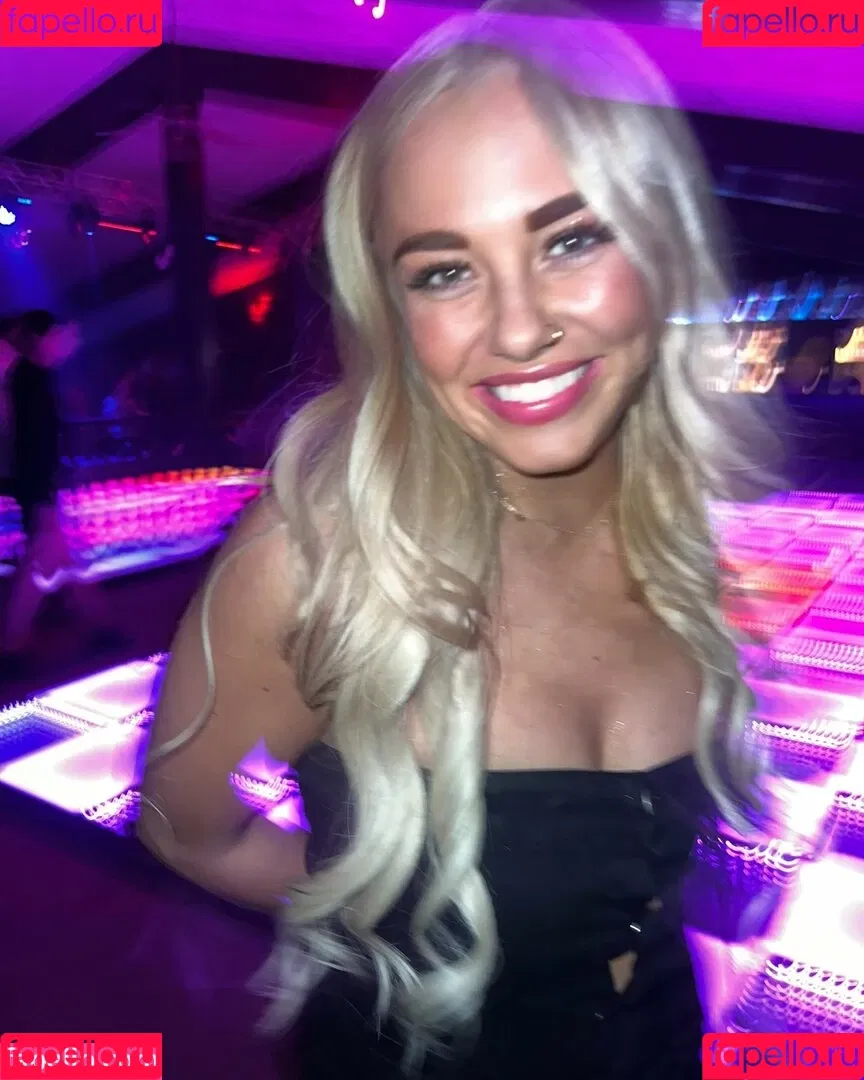 Sophie Riedemann / Sophuckingone / _sophieriedemann / https: Onlyfans Photo Gallery 
