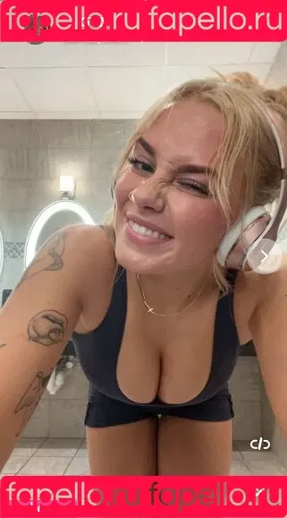 Sophie Riedemann / Sophuckingone / _sophieriedemann / https: Onlyfans Photo Gallery 