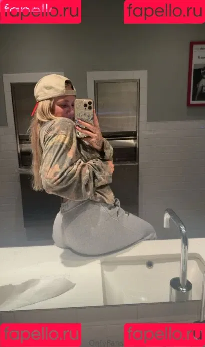 Sophie Riedemann / Sophuckingone / _sophieriedemann / https: Onlyfans Photo Gallery 