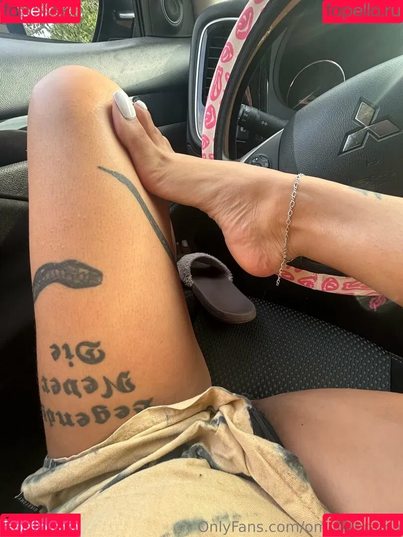 Omgitsbratch / queenbratch Onlyfans Photo Gallery 