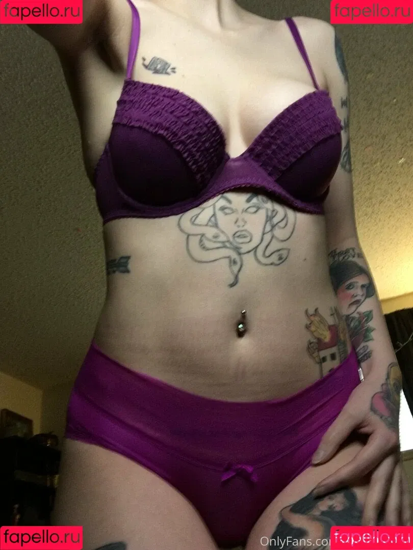 c0meonaileen / c0meoneileen Onlyfans Photo Gallery 