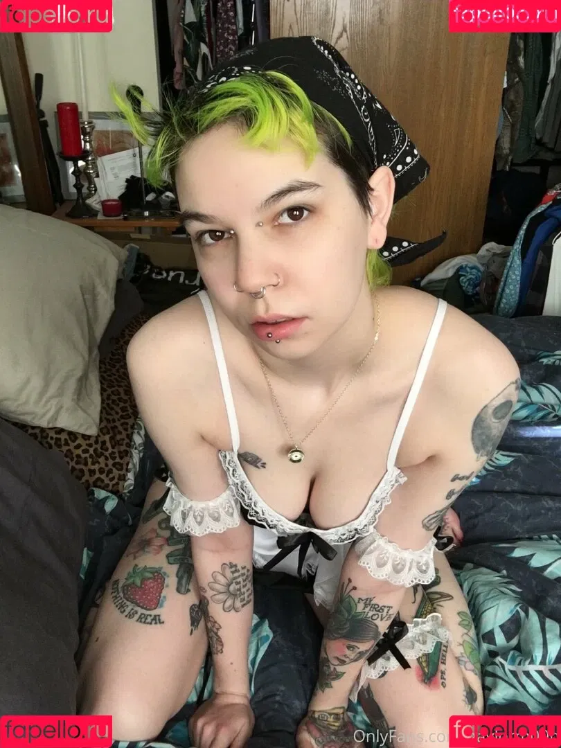 c0meonaileen / c0meoneileen Onlyfans Photo Gallery 