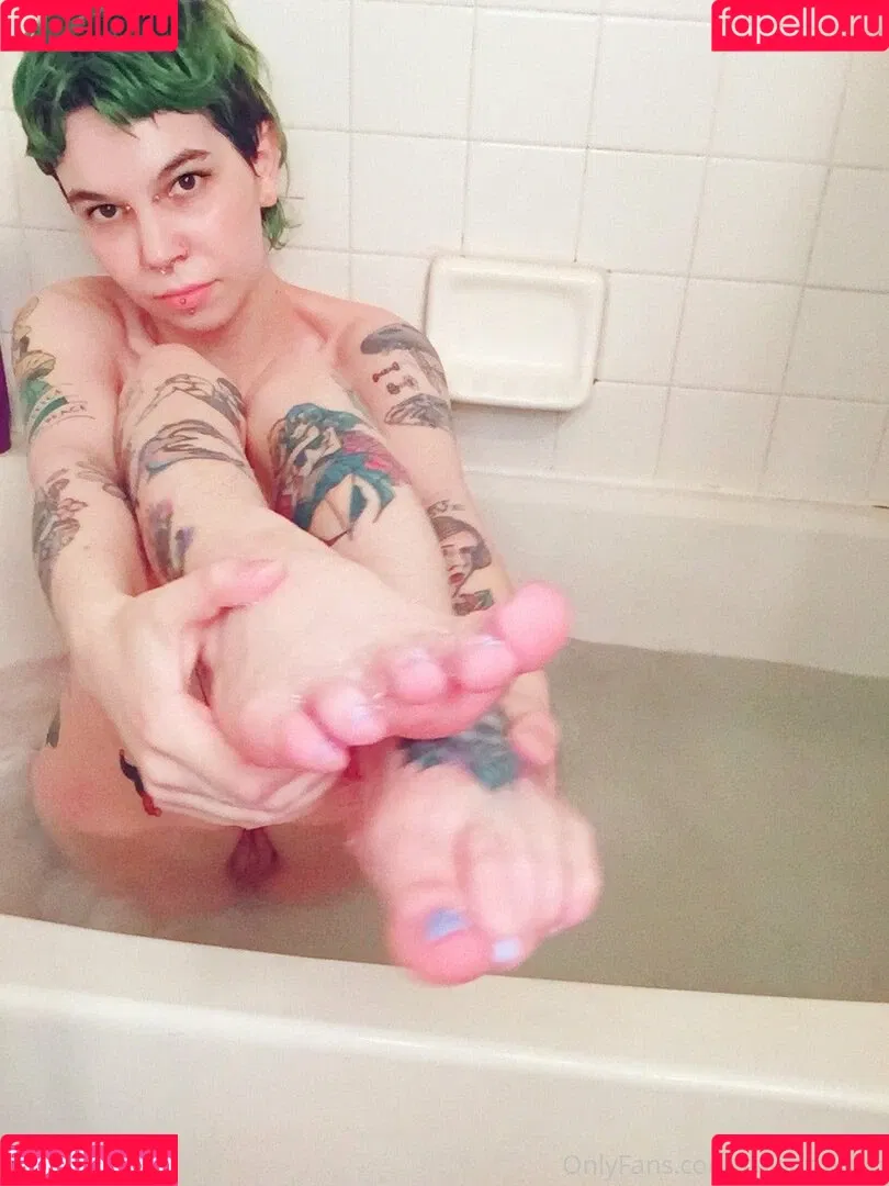 c0meonaileen / c0meoneileen Onlyfans Photo Gallery 