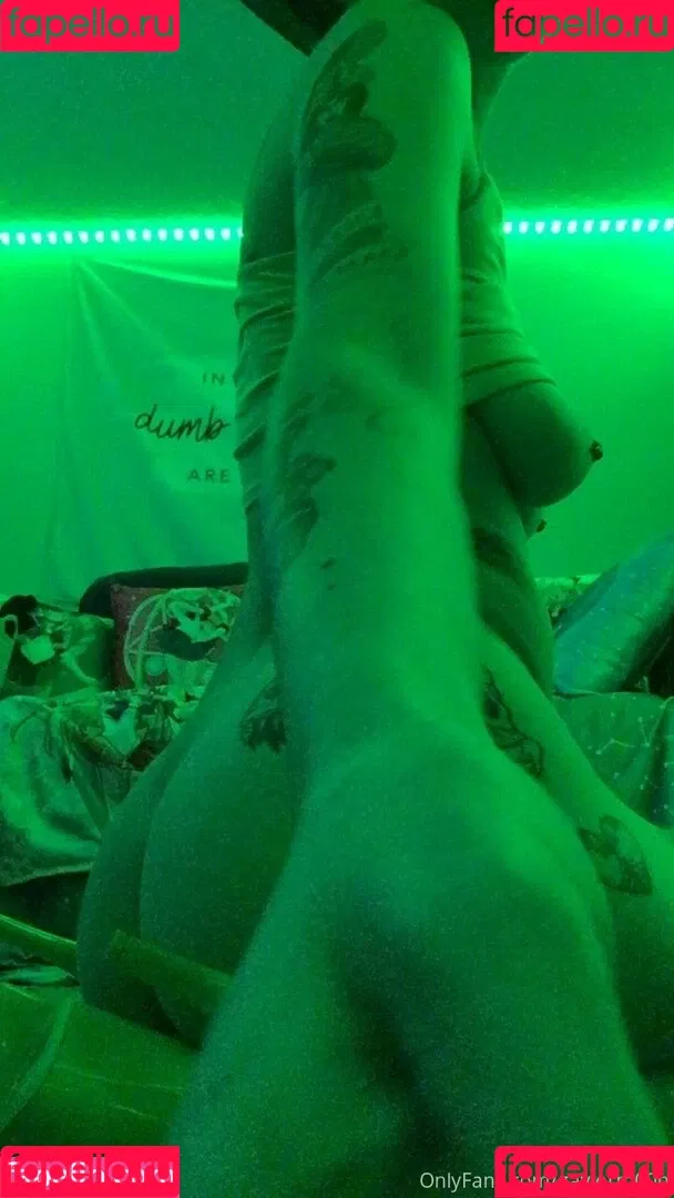 c0meonaileen / c0meoneileen Onlyfans Photo Gallery 